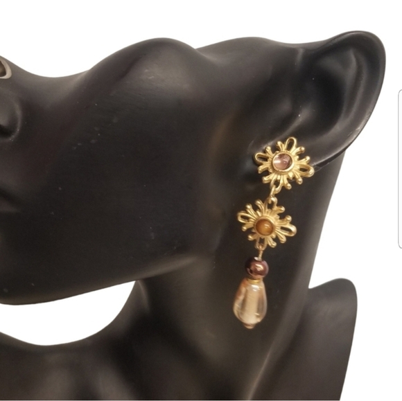 VINTAGE ORNATE GOLDTONE WITH ART GLASS BEADS & CABACHONS STATEMENT DROP EARRINGS - Picture 2 of 4